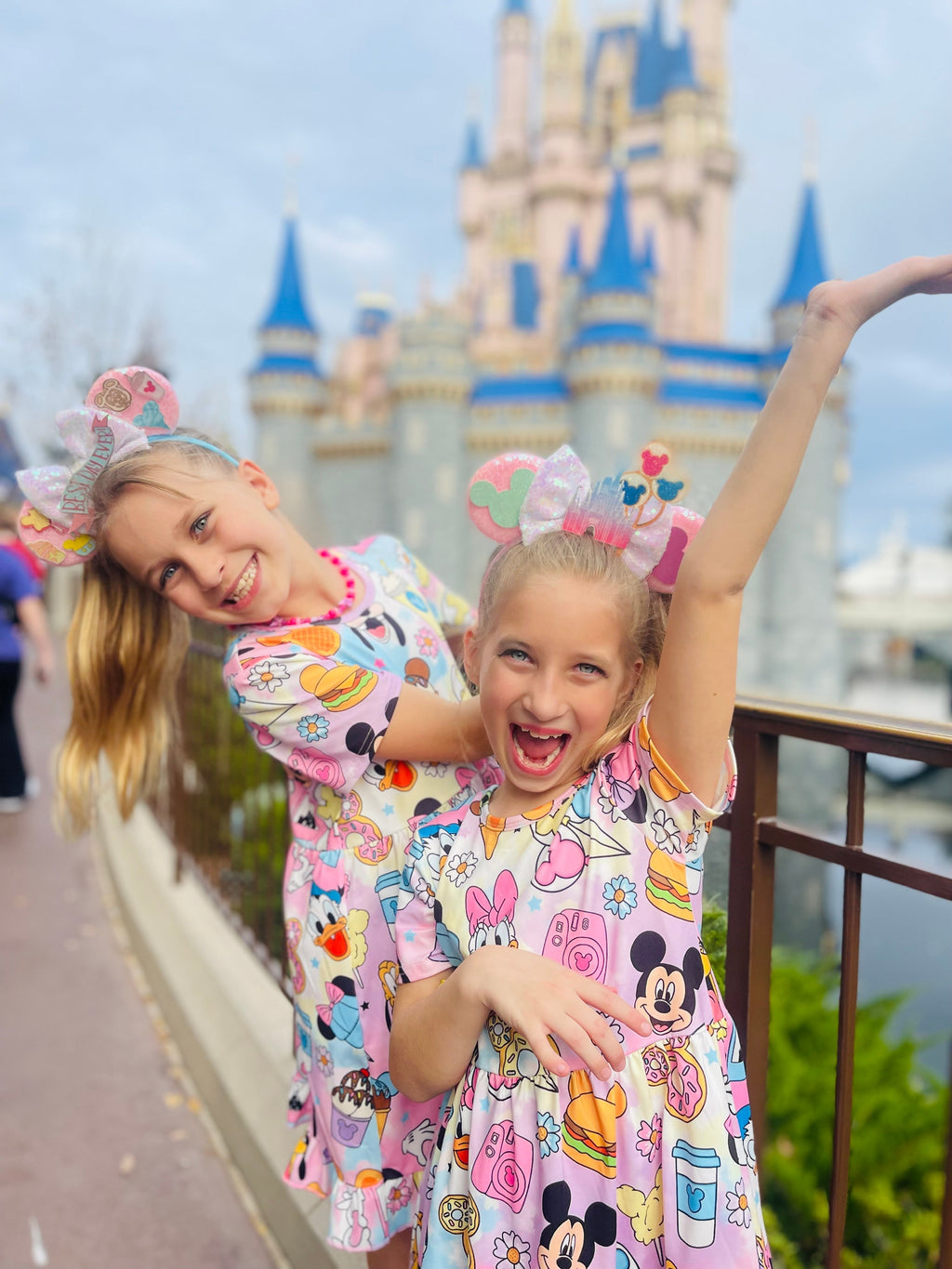 BEST THEME PARK OUTFITS: TIPS FOR DISNEY WORLD